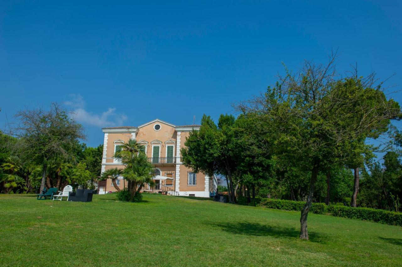 Tenuta Villa Colle Sereno Montemarciano Kültér fotó